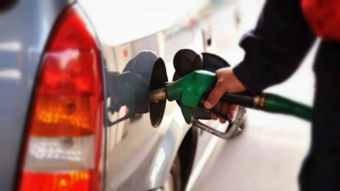 Продажі бензину та дизпалива в області скоротилися на третину