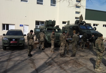 <b>Черкаську мілітарі-техніку продемонстрували військовим у Бердичеві</b>