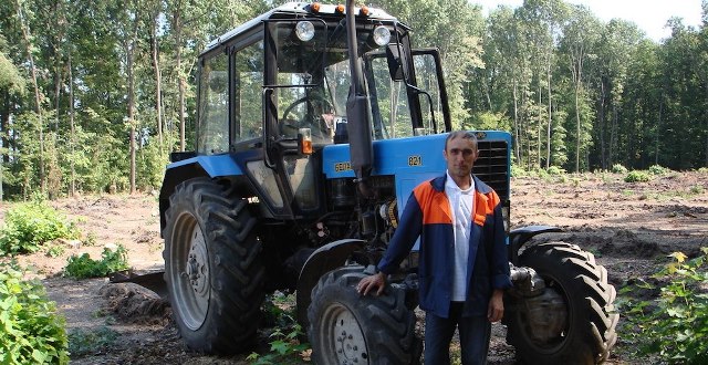 Два нові трактори придбали звенигородські лісівники 