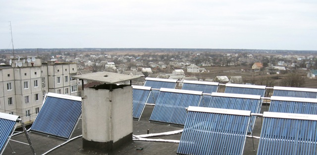 За перехід в ОСББ полтавцям обіцяють встановлювати сонячні батареї 