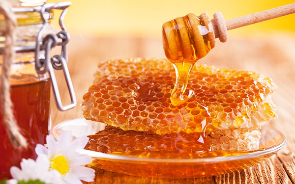 <b>Холодне літо «підігріє» ціни на  мед </b>