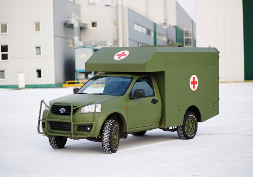 <b>Черкаські «богданівці» відправили військовим першу санітарну автівку</b> (фото)